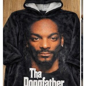 Snoop Dogg “Tha Doggfather” Hooded Blanket Wearable Plush Fleece Throw Black